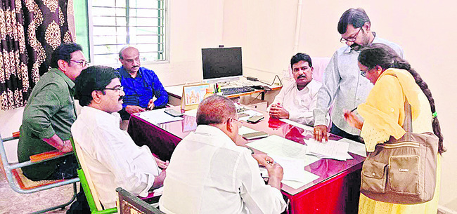 బీజేపీ నేతపై అట్రాసిటీ కేసు నమోదు 1