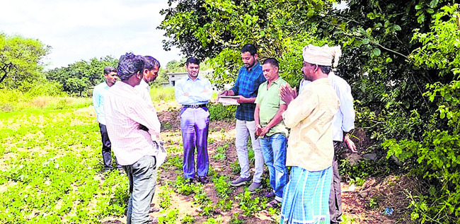 అధైర్యపడొద్దు  అండగా ఉంటాం 
2