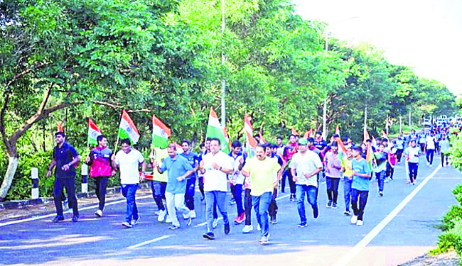 బాటలో నడుద్దాం11