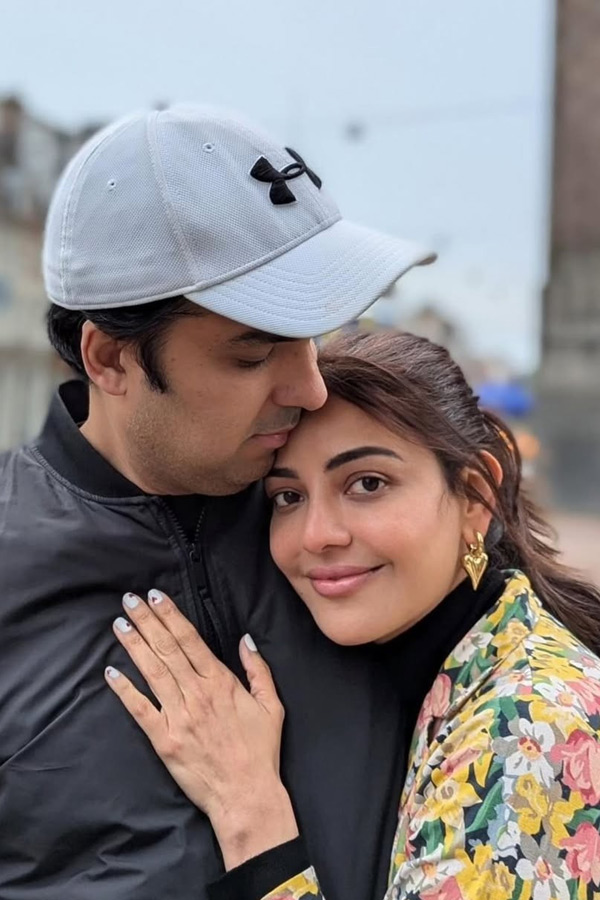 Actress Kajal Aggarwal celebrates five years of marriage with Gautam Kitchlu Photos16