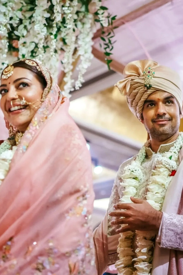 Actress Kajal Aggarwal celebrates five years of marriage with Gautam Kitchlu Photos5