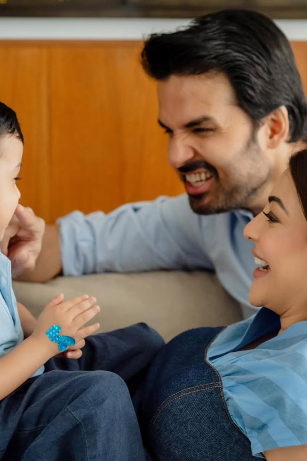 Actress Kajal Aggarwal celebrates five years of marriage with Gautam Kitchlu Photos9