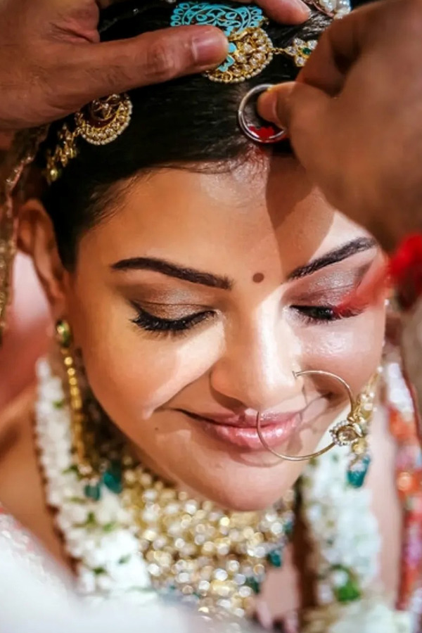 Actress Kajal Aggarwal celebrates five years of marriage with Gautam Kitchlu Photos33