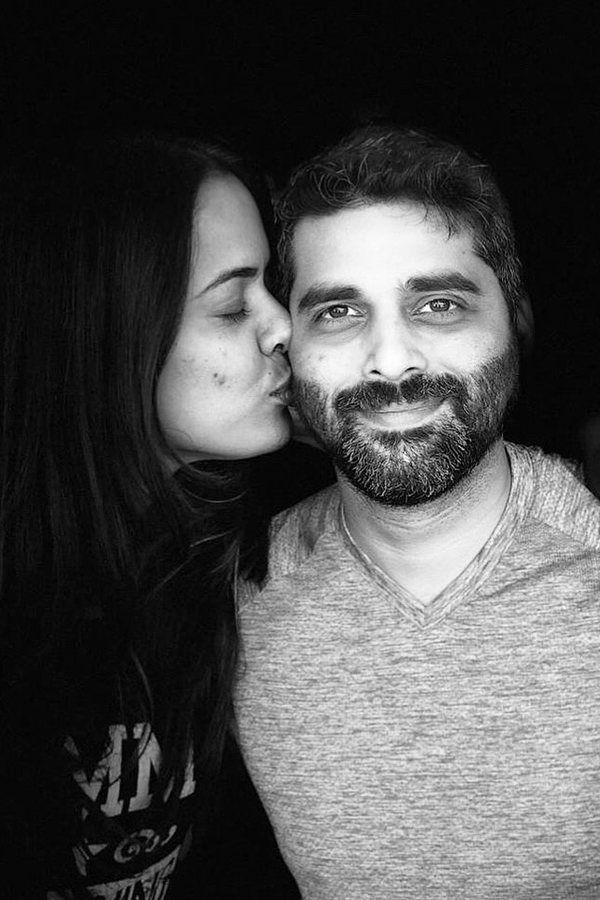 Actress Sameera Reddy Stuns IN VIntage Glamour On Her Husband BirthDay Photos13