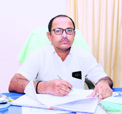 ముంచుకొస్తున్న పరీక్షలు.. పూర్తికాని పాఠాలు!1