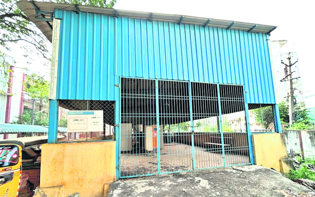 నిరుపయోగంగా ఆక్సిజన్‌ ప్లాంట్లు 1