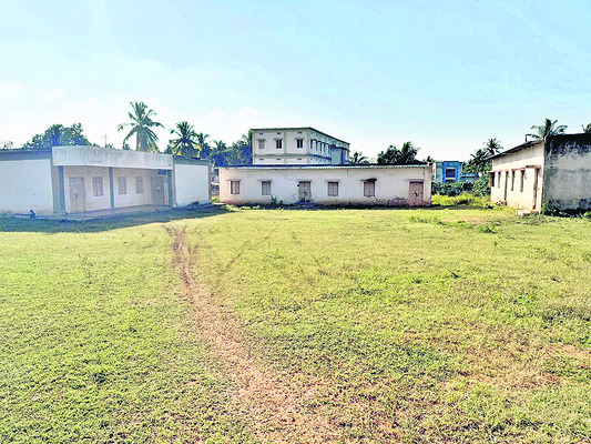 చదువు, నిద్ర ఒకేచోట..1