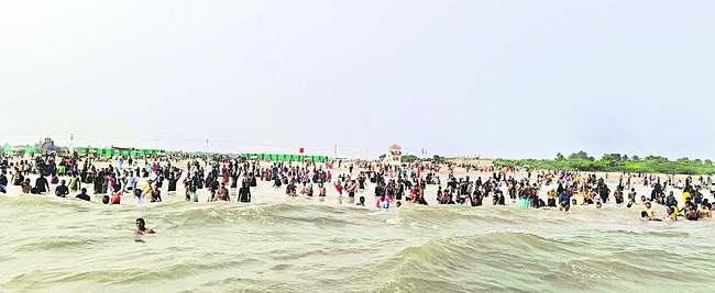 ‘సూర్యలంక’కు సందర్శకుల కళ 2