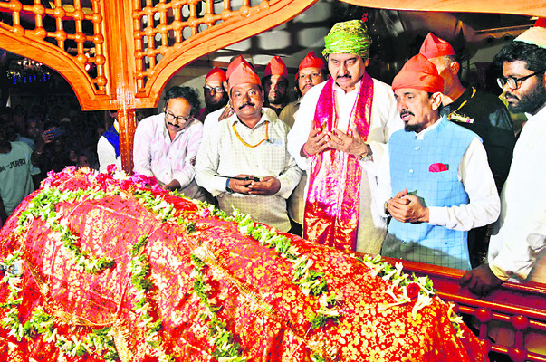 వైభవంగా జులూస్‌ 2