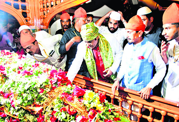 వైభవంగా జులూస్‌ 3