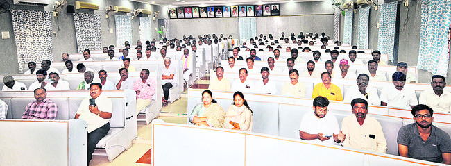 సమస్యలపై ప్రజల గొంతుకగా ప్రశ్నిస్తాం1