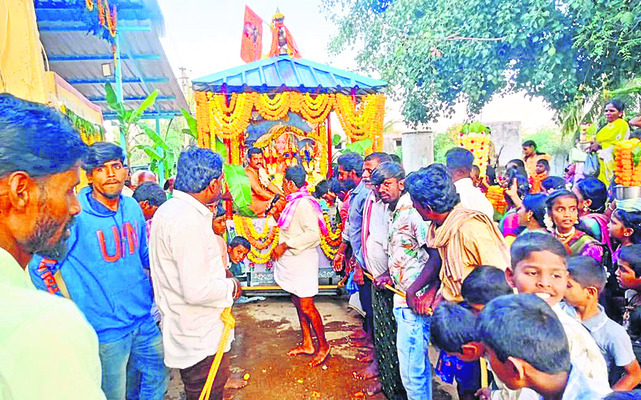 వైభవంగా బ్రహ్మ రథోత్సవం 1