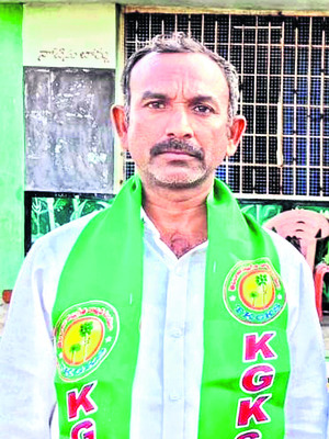 కంపుకొడుతున్న డ్రెయినేజీలు 
2