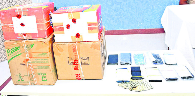 గుప్పుమంటున్న గంజాయి 1