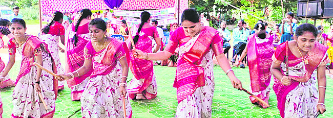 మాజీ ఎంపీ శివాజికి పరామర్శ 1