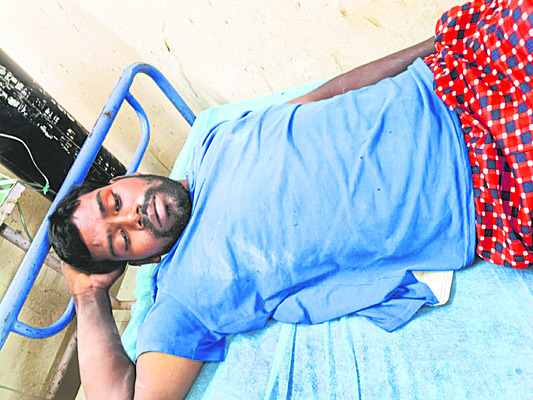 విద్యుత్‌ షాక్‌తో ఇద్దరికి గాయాలు 1