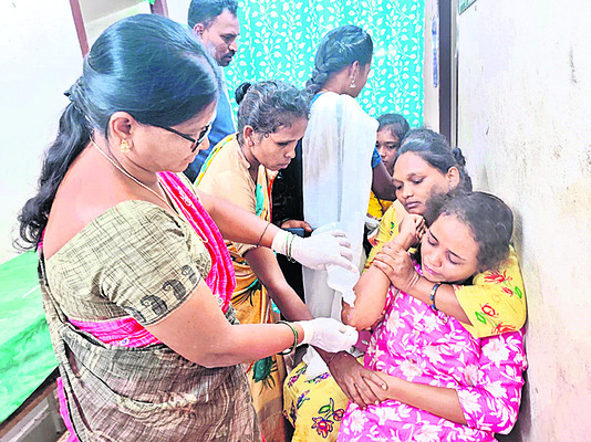 వేర్వేరు ప్రమాదాల్లో ఐదుగురికి గాయాలు1