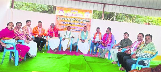 మల్లన్న ఆలయంలో భక్తుల సందడి2