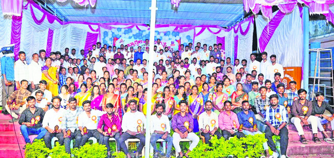 ఆత్మీయ పలకరింపులు.. మధుర స్మృతులు.. 1