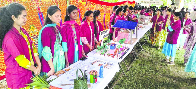 పొలం బాట పట్టి1