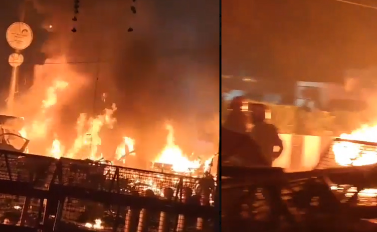 Delhi Car Blast LIVE: Delhi Blast Explosion in Car Near Red Fort Metro Station Photos6