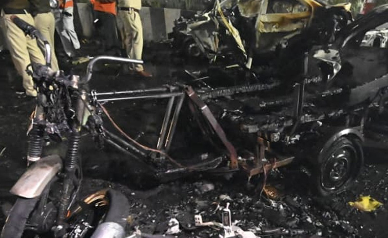 Delhi Car Blast LIVE: Delhi Blast Explosion in Car Near Red Fort Metro Station Photos16