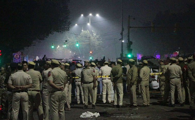 Delhi Car Blast LIVE: Delhi Blast Explosion in Car Near Red Fort Metro Station Photos15