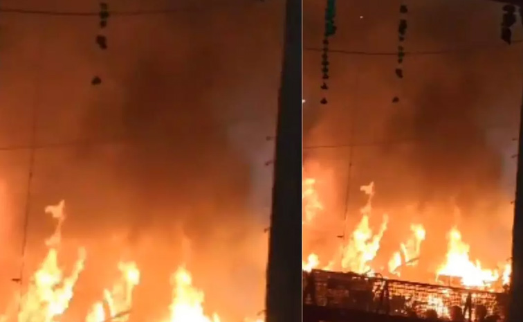 Delhi Car Blast LIVE: Delhi Blast Explosion in Car Near Red Fort Metro Station Photos2