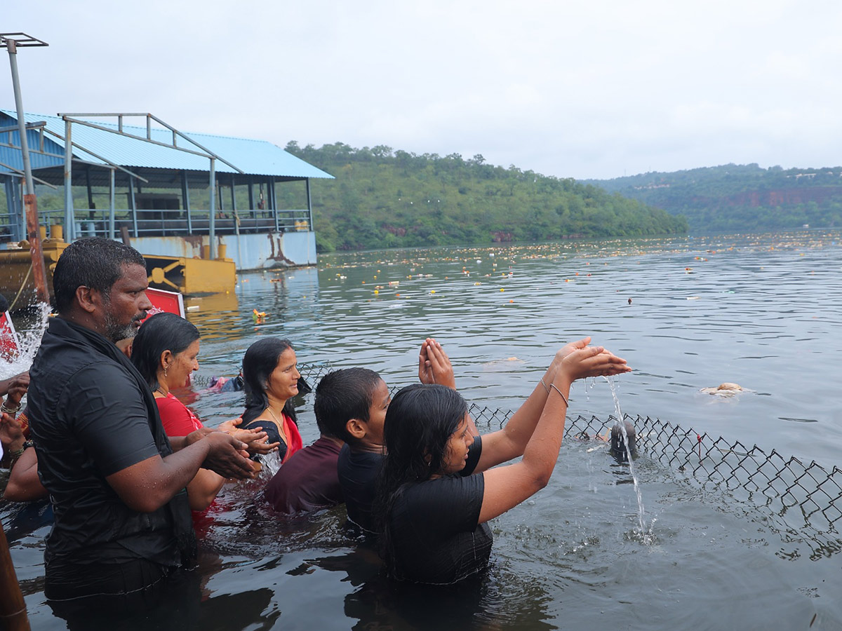 Heavy Rush of Devotees at Karthika Somavaram 202517