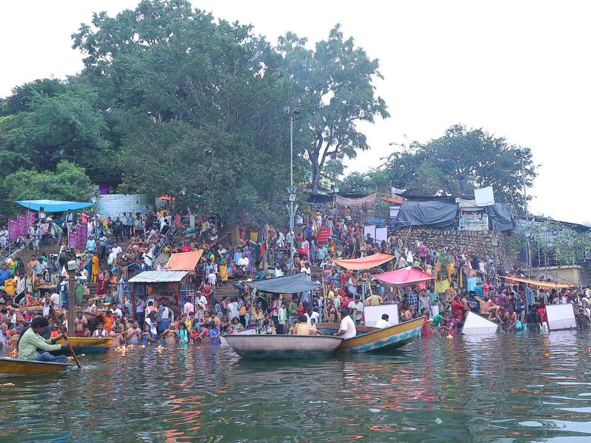 Heavy Rush of Devotees at Karthika Somavaram 202520