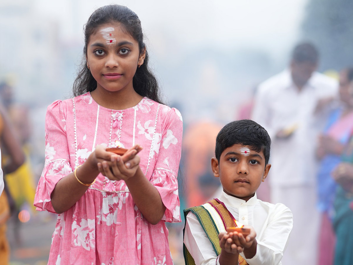 Heavy Rush of Devotees at Karthika Somavaram 202526