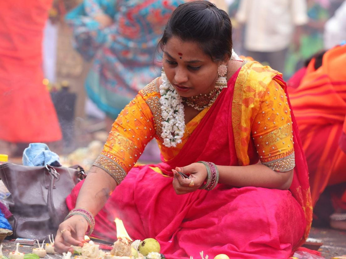 Heavy Rush of Devotees at Karthika Somavaram 202531