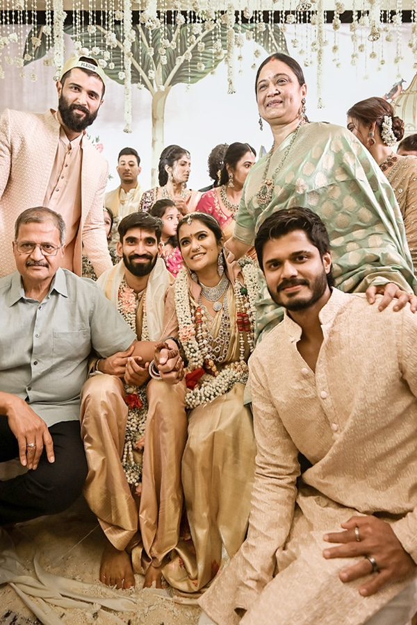 Kidambi Srikanth-Shravya Varma Wedding Anniversary Special Photos16