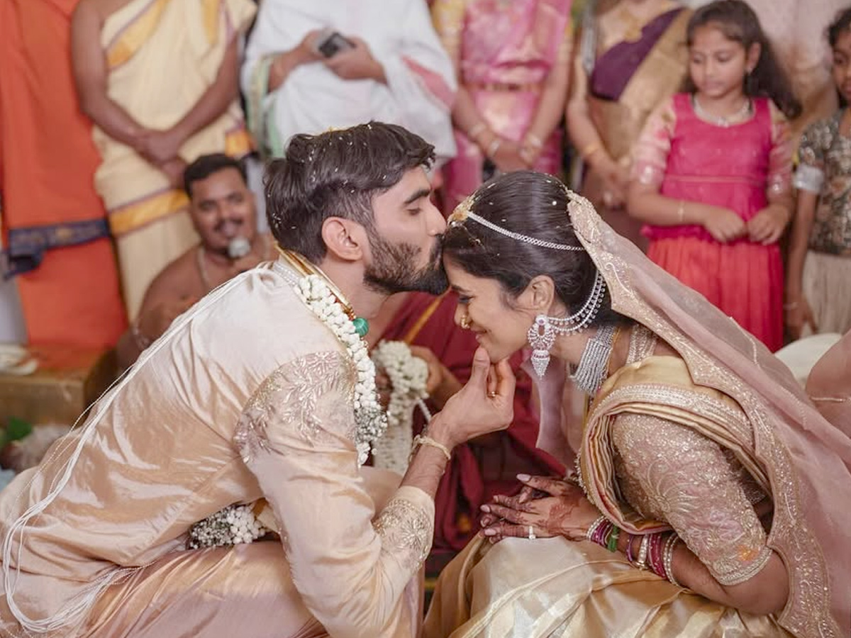 Kidambi Srikanth-Shravya Varma Wedding Anniversary Special Photos11