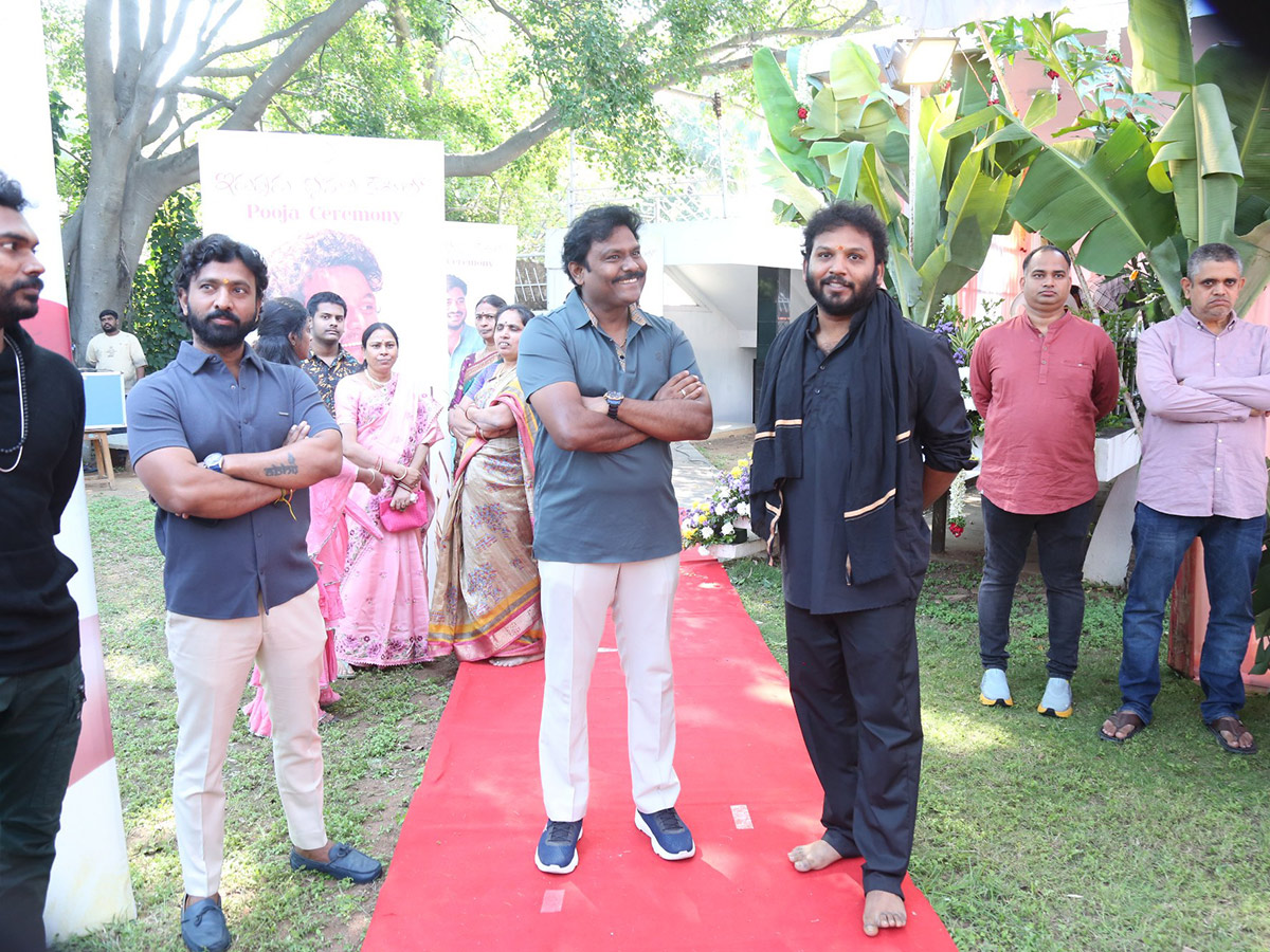 Niharika Konidela At Iruvuri Bhamala Kougililo Movie Opening Cermony16