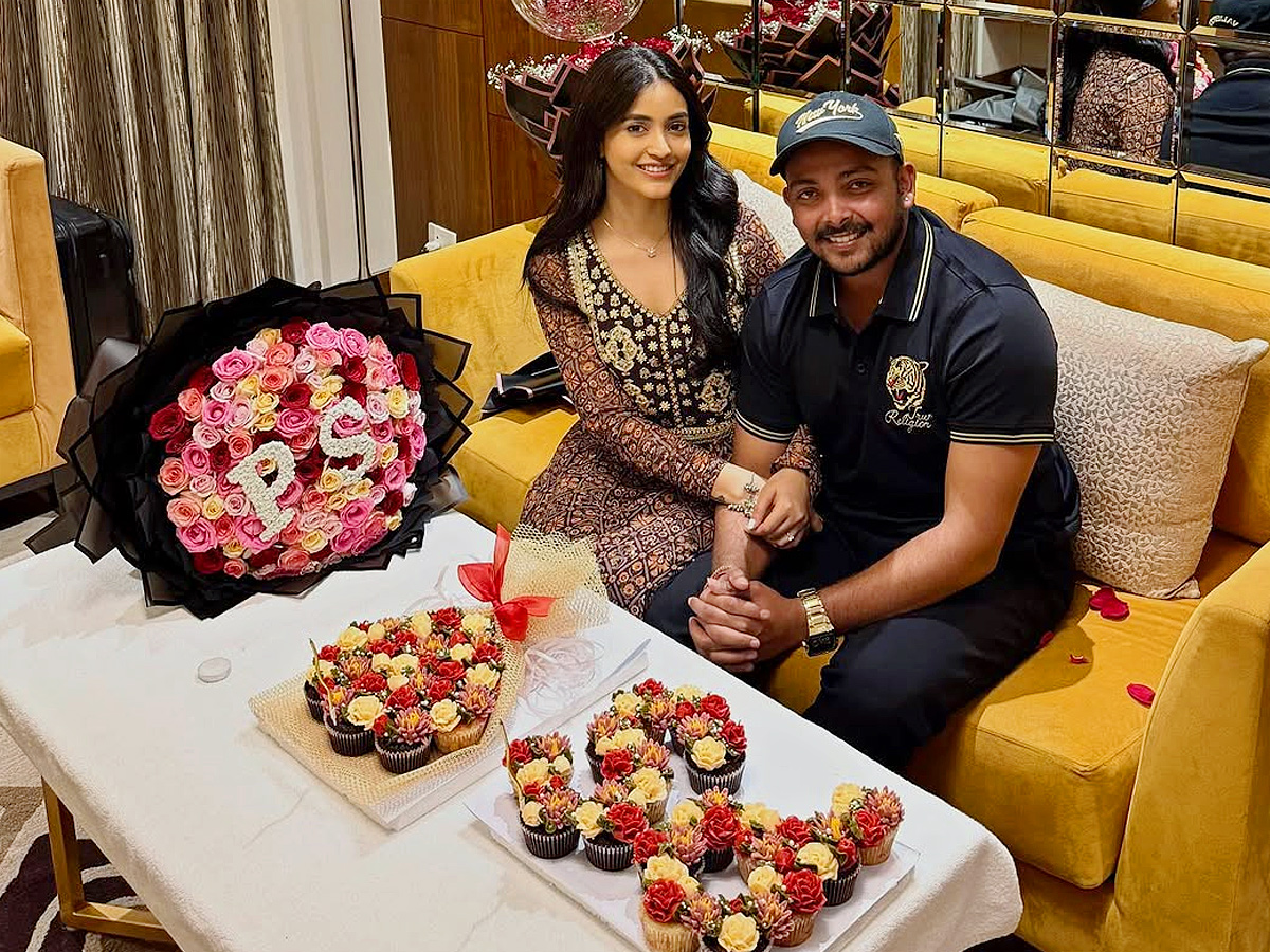 Prithvi Shaw Celebrate Birthday With Rumoured Girlfriend Akriti Agrawal Photos1