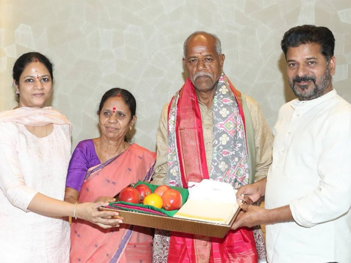 Singer from Telangana Ande Sri Rare and unseen Photos18