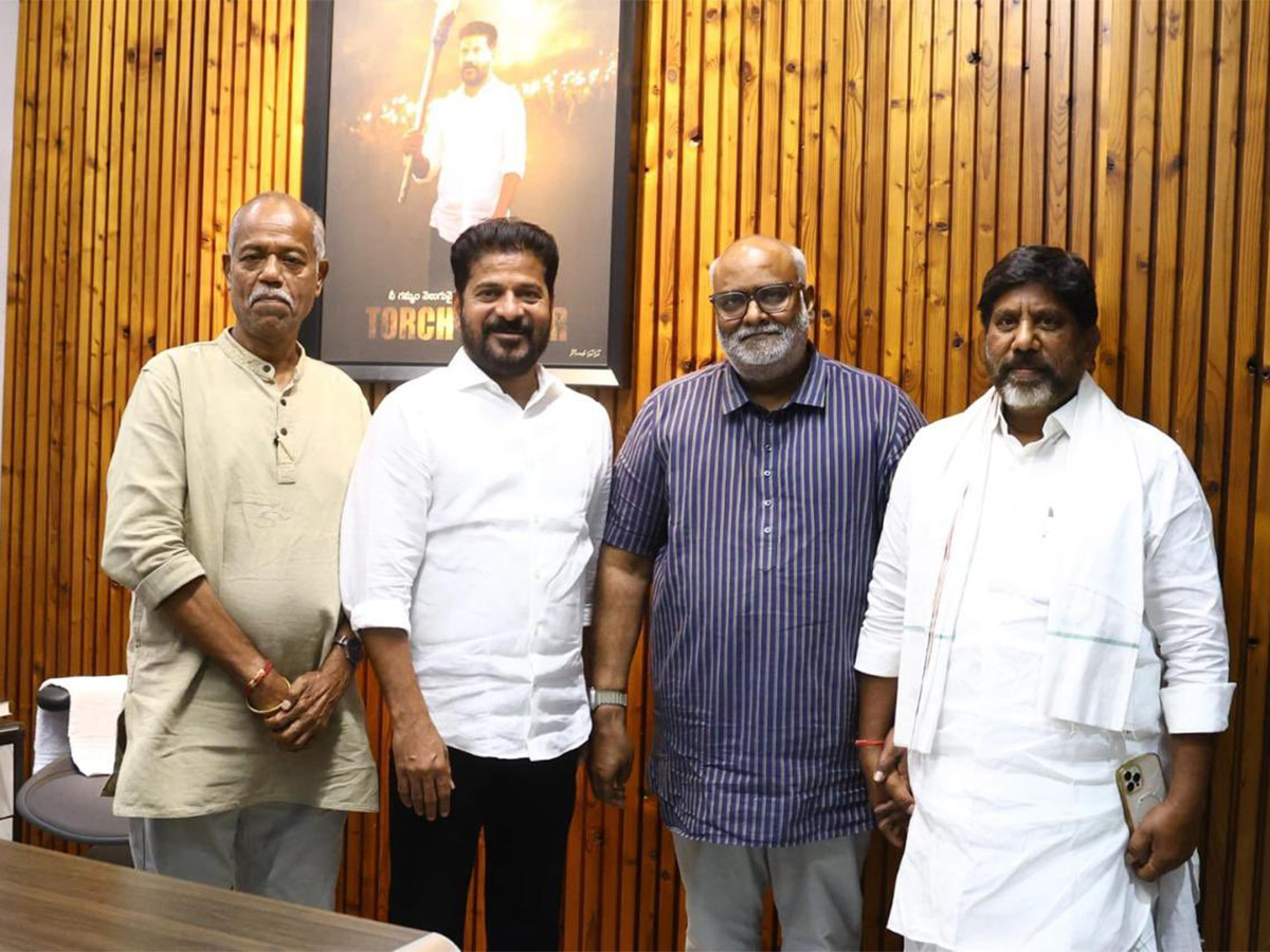 Singer from Telangana Ande Sri Rare and unseen Photos9