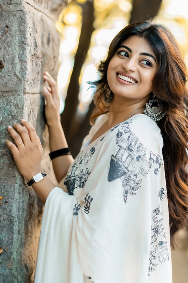 Telugu Actress Anandhi Beautiful Photos 4