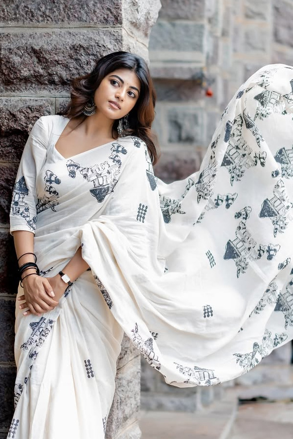 Telugu Actress Anandhi Beautiful Photos 7