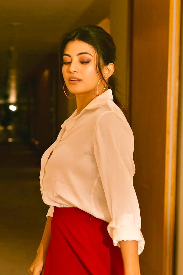 Telugu Actress Anandhi Beautiful Photos 9