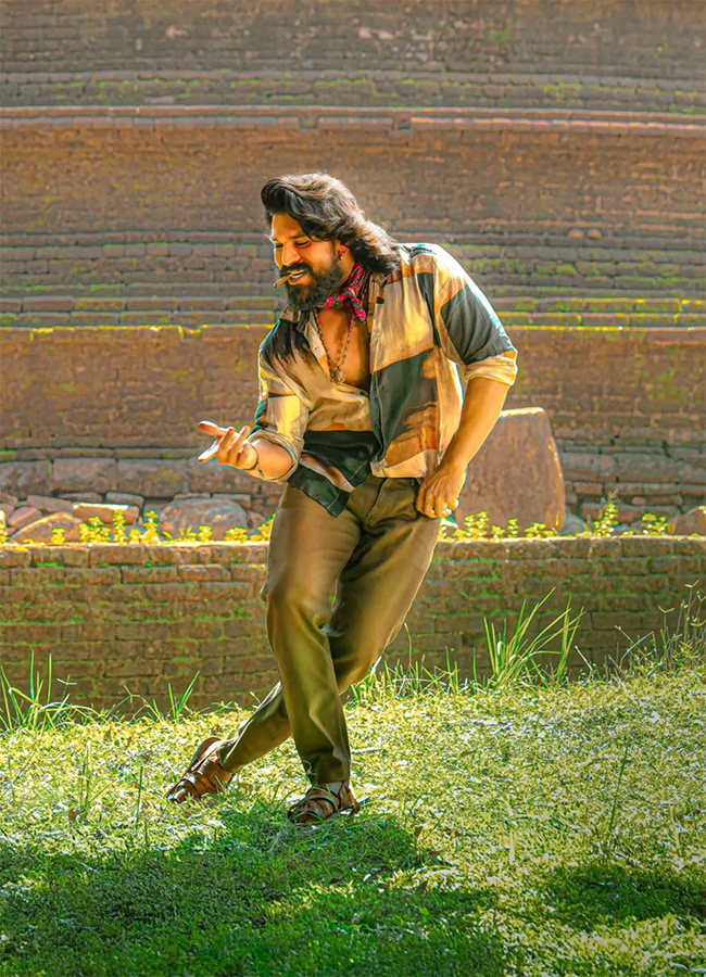 Ram Charan's Peddi Movie Song Chikiri Chikiri Trending Now10