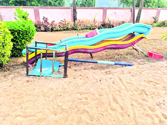 నిర్వహణ.. నిర్లక్ష్యం1