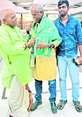 ఒకే వేదికపై డాక్టరేట్‌.. ఒక మధురం1