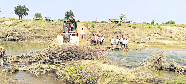 రెండు గ్రామాల మధ్య ఇసుక పంచాయతీ1