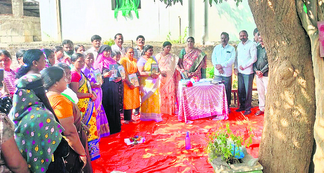 బాధ్యతలు స్వీకరించిన డీఎంహెచ్‌ఓ1