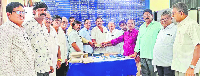 పోలీస్‌ గ్రీవెన్స్‌కు 51 అర్జీలు 3