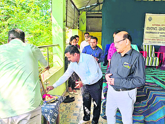 ఉచిత న్యాయసేవలపై అవగాహన అవసరం 2