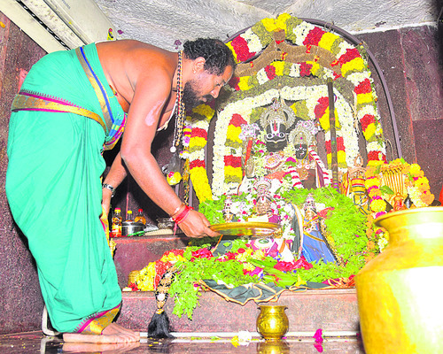 కనులపండువగా నృసింహుని రథోత్సవం2