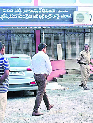 నేడు ఇచ్ఛాపురం, పలాస నియోజకవర్గాల్లో చెక్కుల పంపిణీ 1